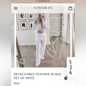 Waverles DETACHABLE FEATHER PLISSE SET IN DOVE